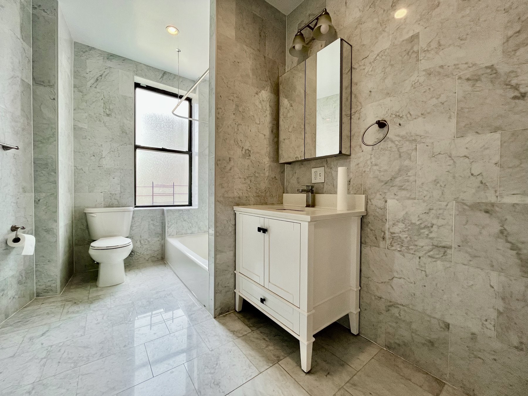 Building Photo - 935 St Nicholas Ave