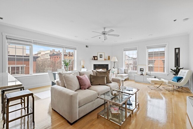 Building Photo - 99 PARK Ave