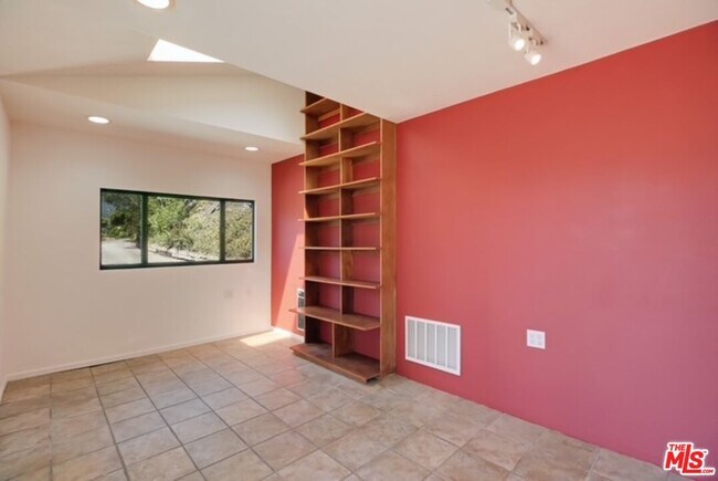 Building Photo - 112 Crestview Ln