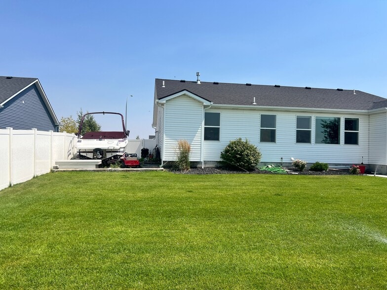 Building Photo - 1181 Ernest Dr