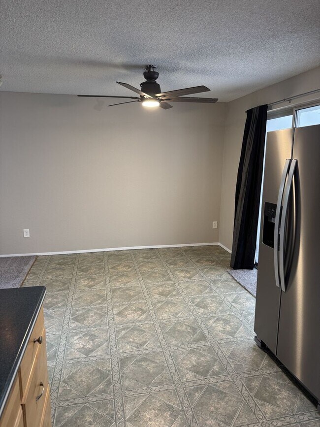 Building Photo - Beautiful 4 Bed 2.5 Bath home in Tacoma