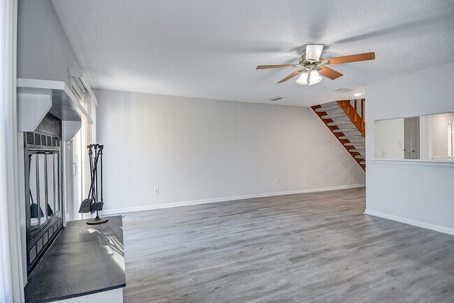 Building Photo - FOR RENT - KEMPSVILLE AREA, VIRGINIA BEACH!