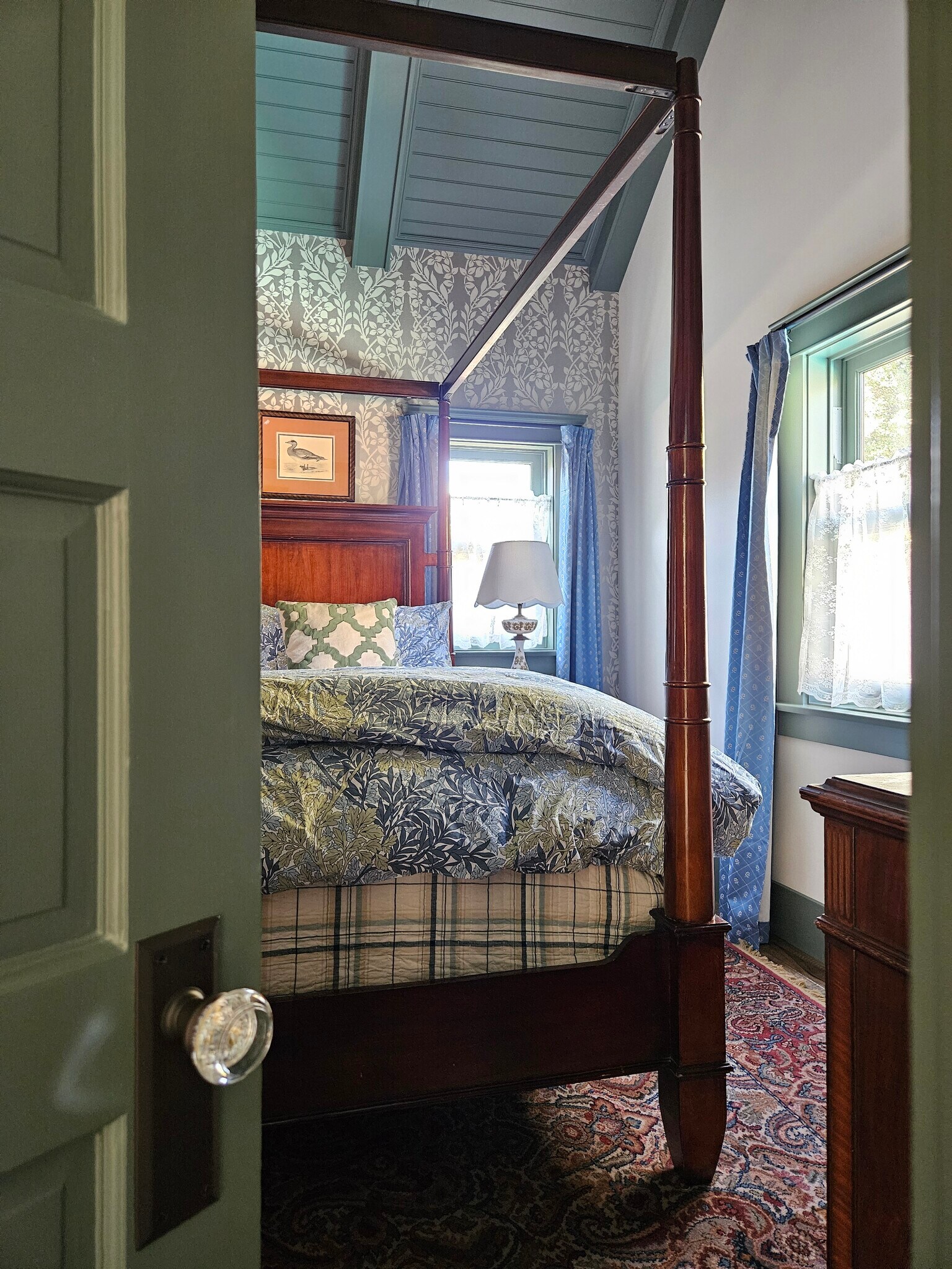 Building Photo - 139 N Ivy Ave