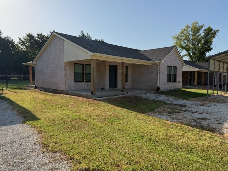 Building Photo - 4392 Old Sadler Rd