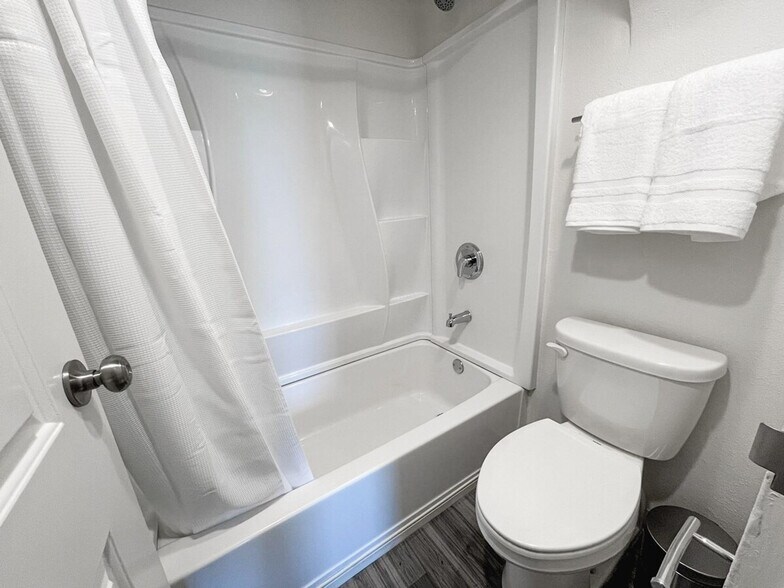 Building Photo - 2515 Burnet Ave