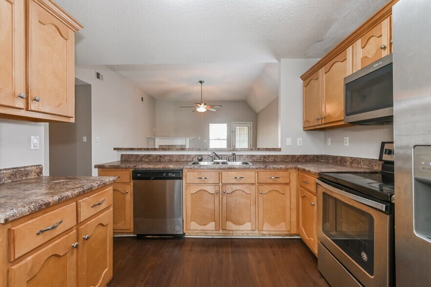 Building Photo - 9882 Wynngate Dr