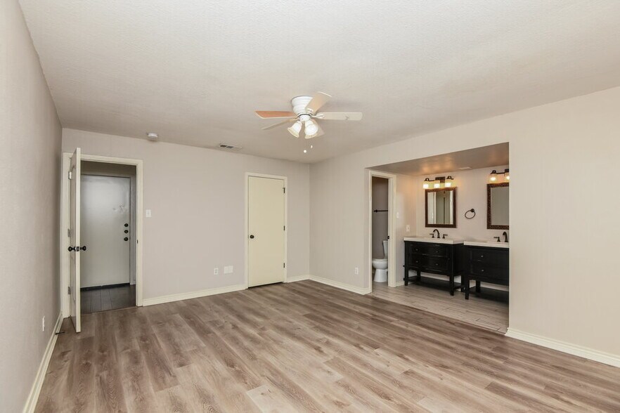 Building Photo - 808 Judith St