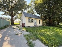 Building Photo - 625 3rd St