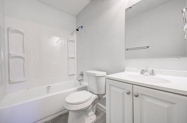 Building Photo - 1306 Bonnie Brae St