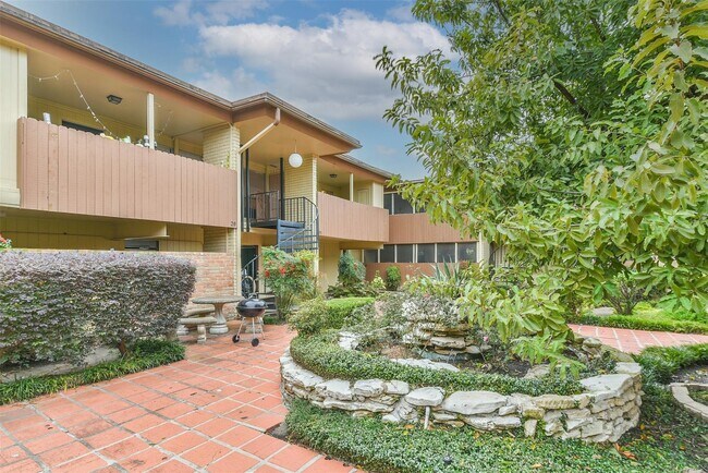 Building Photo - 7714 Renwick Dr