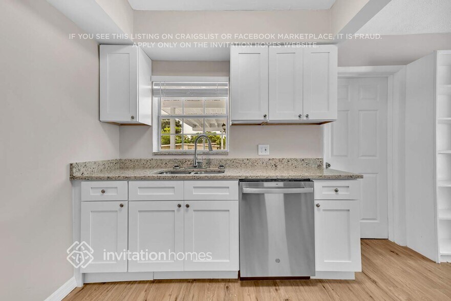 Building Photo - 3822 Pine Ridge Rd