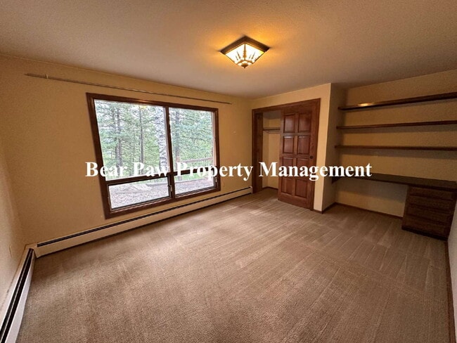 Building Photo - Lovely Home in Soda Creek!!