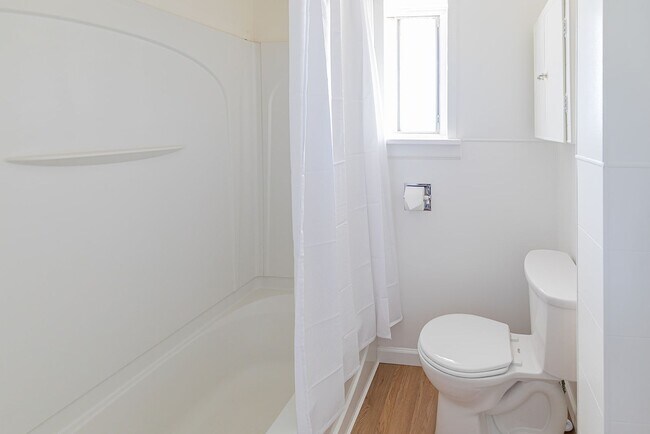 Building Photo - 175 S 100 W