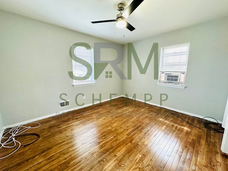 Building Photo - 4700 Walnut Grove Ave