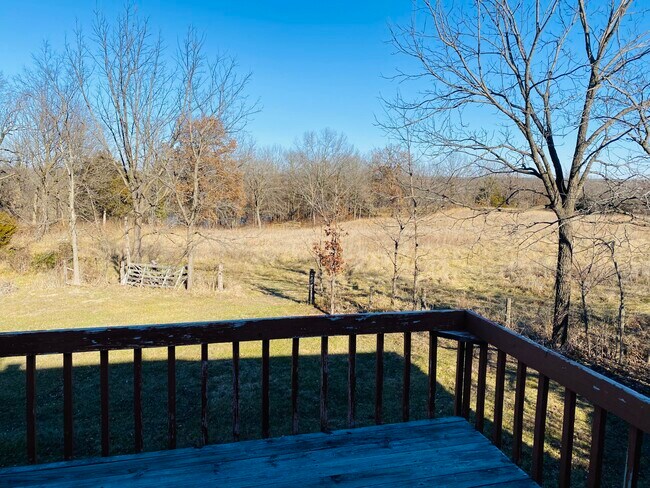 Building Photo - 41 E Hinton Rd