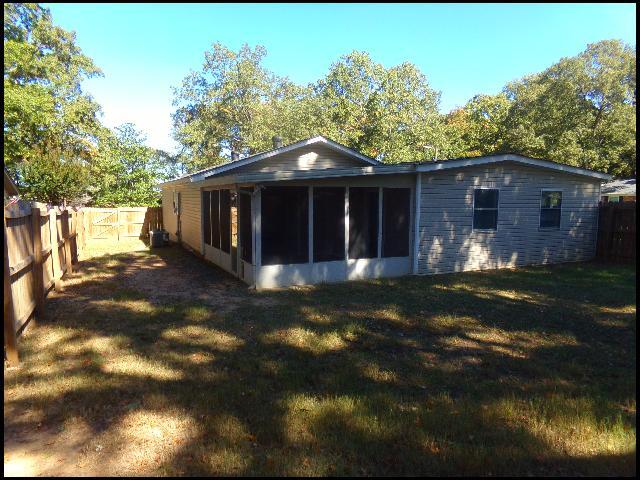 Building Photo - 15 Lillie St