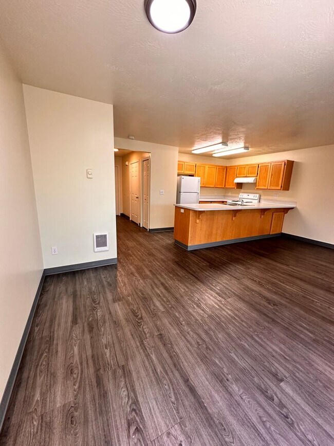 Building Photo - 2607 S Cloverleaf Loop