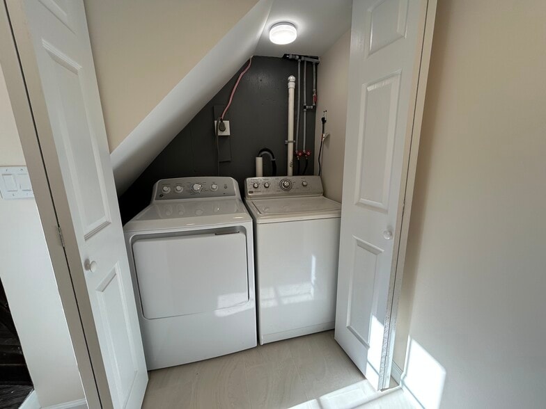 Washer and dryer - 90 Havemeyer Ln