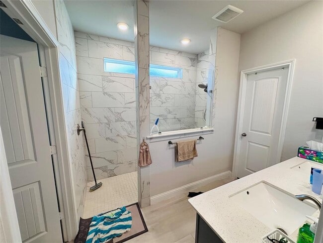 Building Photo - 15331 Leal Rancho Ct