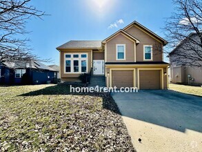 Building Photo - Four Bedroom Home in Gardner w/ Plenty of ...