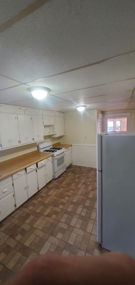 Building Photo - 3113 Delaware Ave