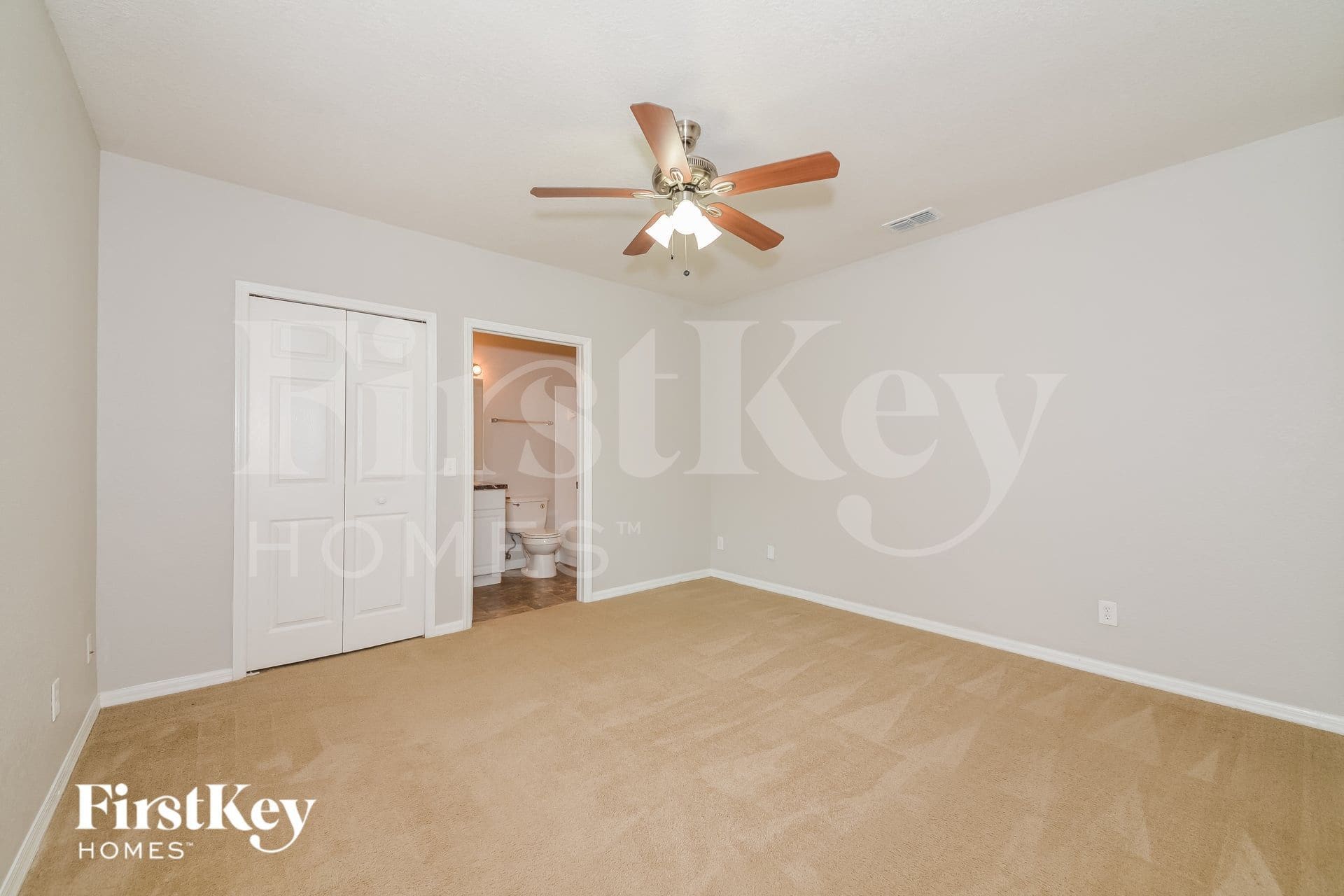 Building Photo - 4448 N Biscayne Dr