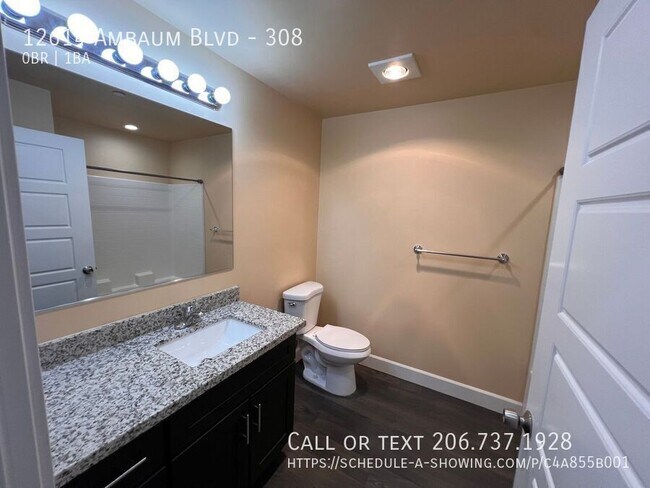 Building Photo - 12614 Ambaum Blvd SW