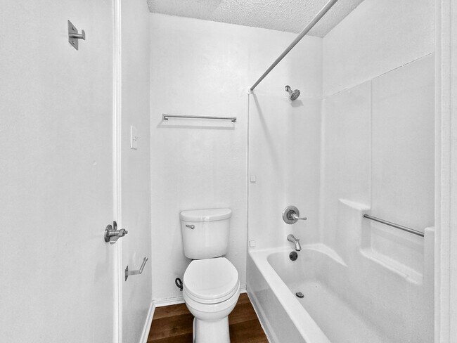 Building Photo - Cute 3-bedroom home in Keller ISD - Great location, fresh paint, new carpet and new appliances!