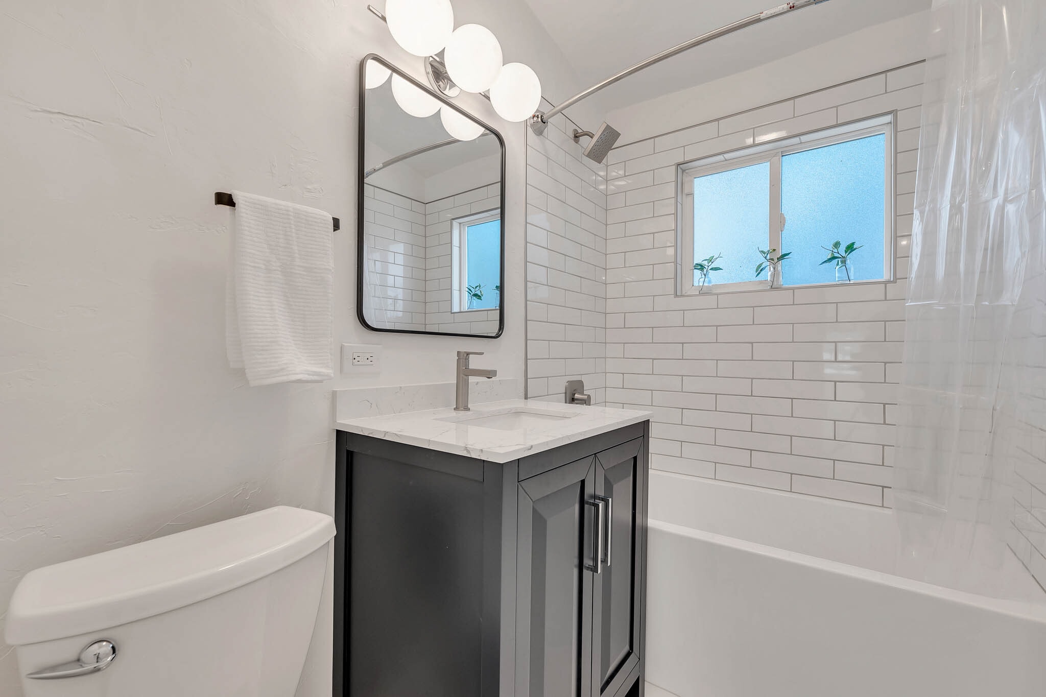 Bathroom - 5338 Campo Rd