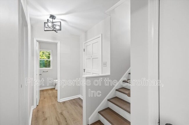 Building Photo - 6012 Lanai Ln