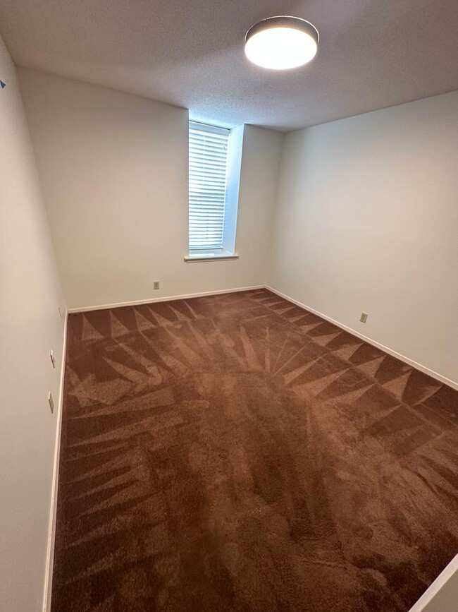 Building Photo - 2BD/2BA Condo located in Germantown!
