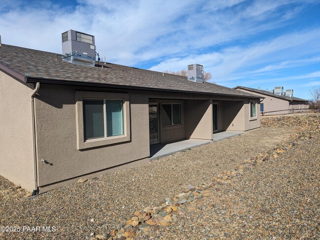 Building Photo - 4321 N Viewpoint Dr