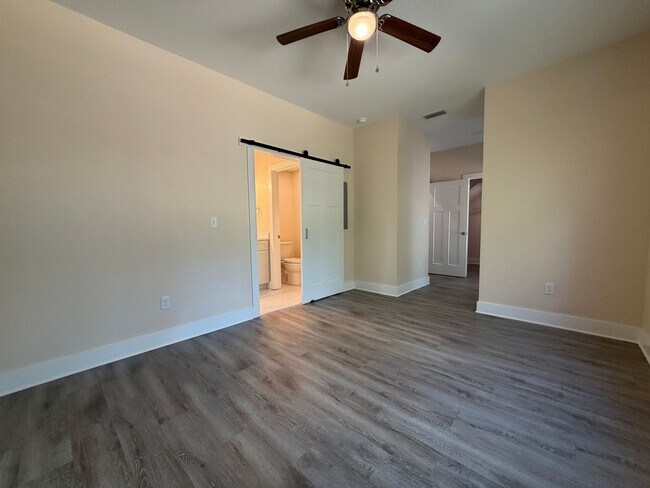 Building Photo - 4409 NW 31st Ave