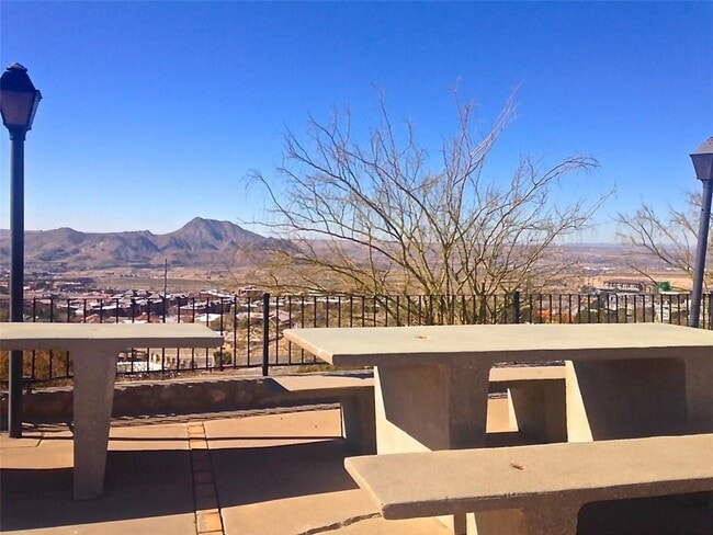 Building Photo - 4800 N Stanton St