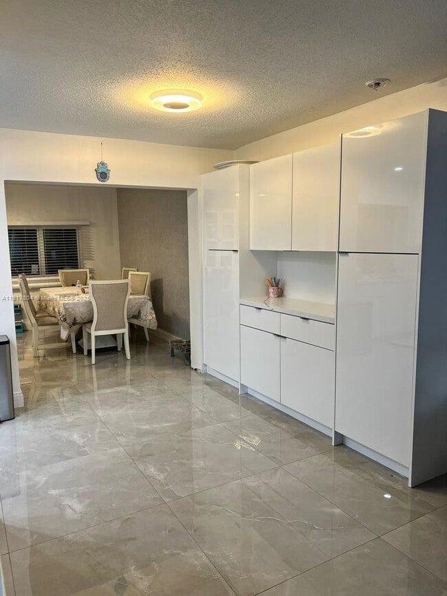 Building Photo - 7303 NW 57th Dr