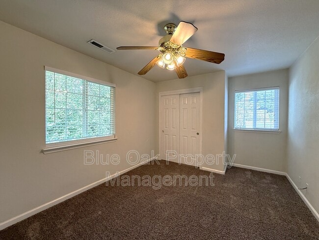 Building Photo - 592 E 5th Ave