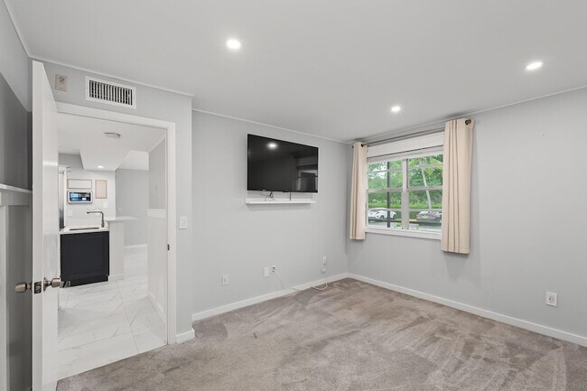 Building Photo - 1259 SW 46th Ave
