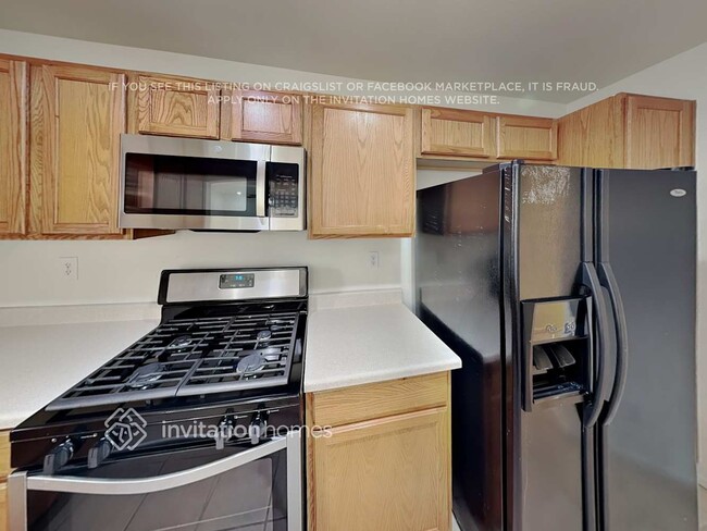 Building Photo - 9274 Hollander Ave