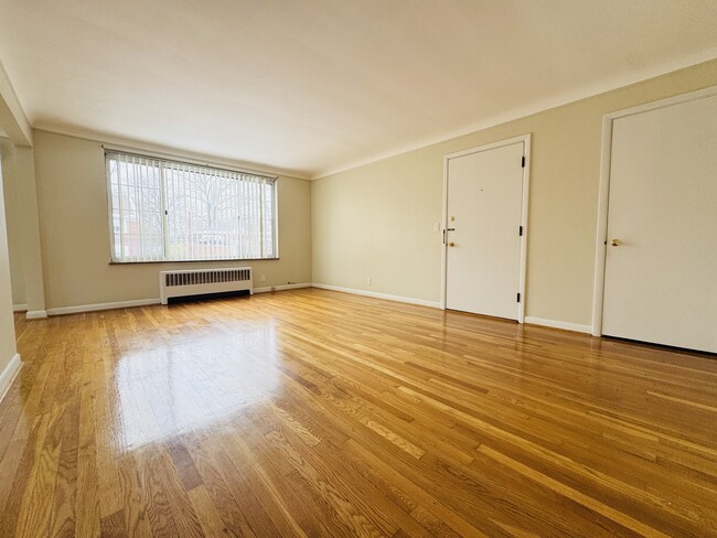 Living Room - 6101 Dryden Ave