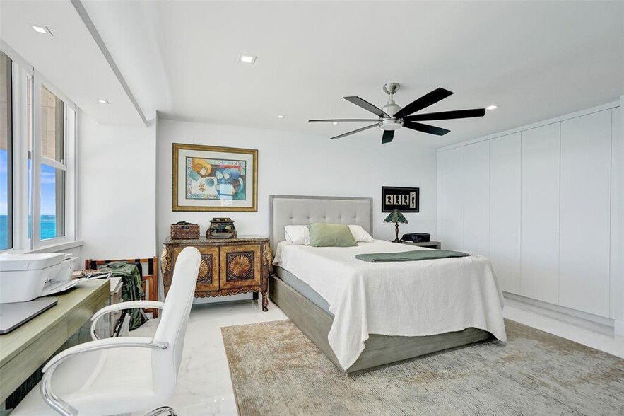 Building Photo - 545 S Fort Lauderdale Beach Blvd