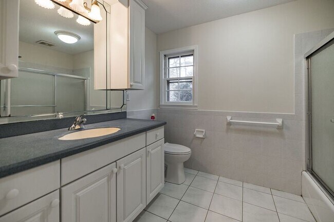 Building Photo - 265 Ponderosa Dr