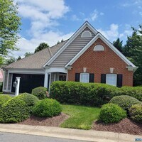 Building Photo - 412 Heritage Ct