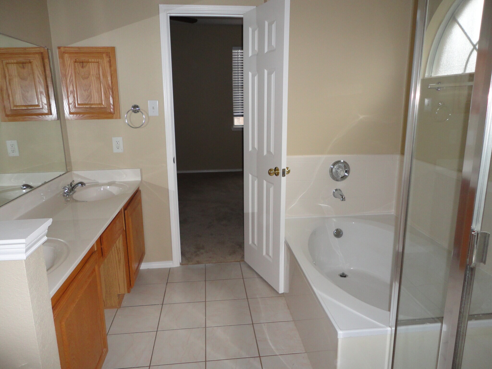 Building Photo - 2319 Dogwood Dr