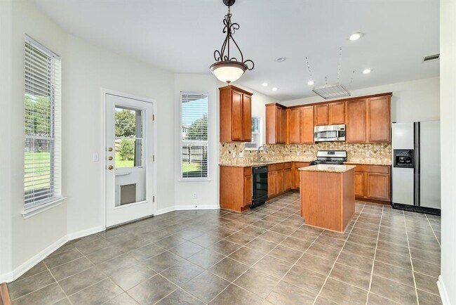 Building Photo - 20308 Farm Pond Ln
