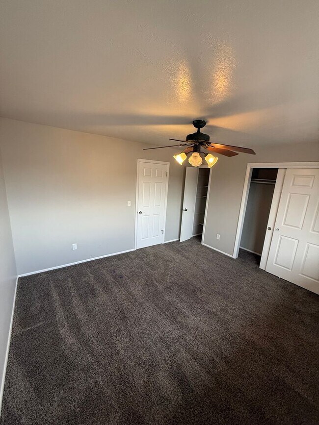 Building Photo - 14086 E 22nd Pl