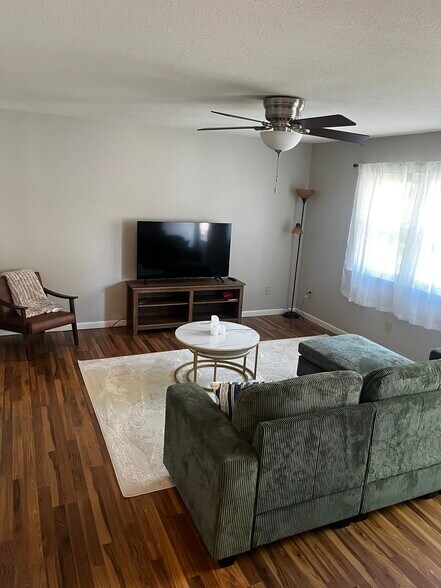 Building Photo - 1026 N Jefferson St