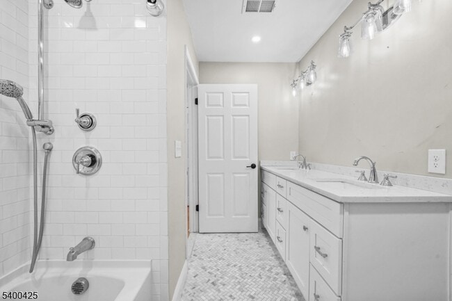 Building Photo - 176 Potomac Dr