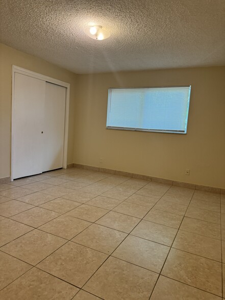 Building Photo - 312 N 62nd Ave