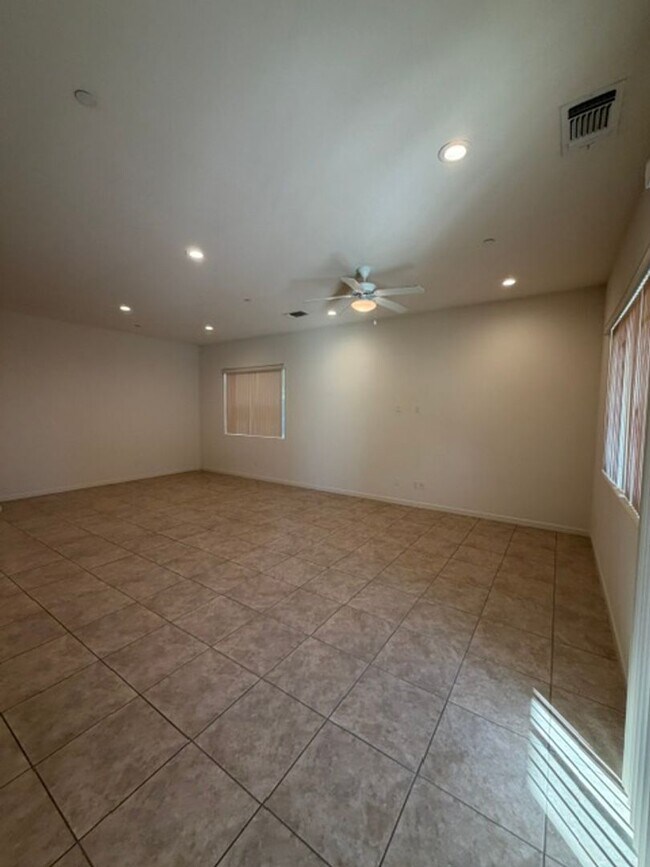 Building Photo - 362 Olivadi Way