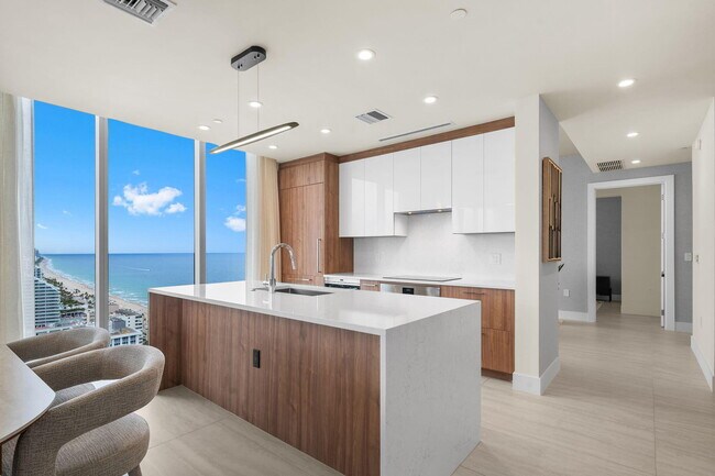 Building Photo - 151 N Seabreeze Blvd
